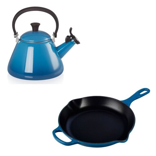 KIT LE CREUSET SKILLET REDONDA 23CM C/ ALÇA E CHALEIRA KONE EM AÇO ESMALTADO 1,6L AZUL MARSEILLE