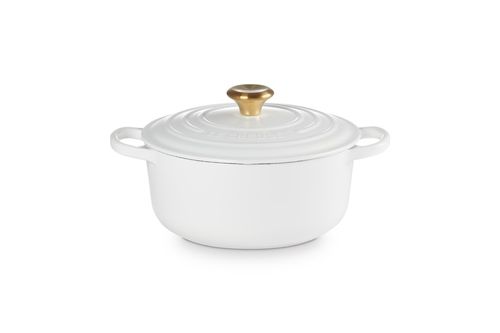 PANELA REDONDA LE CREUSET 22CM SIGNATURE FERRO ESMALTADO BRANCO PEGADOR DOURADO 21177220101441