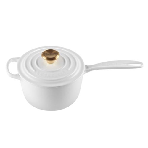 PANELA MOLHEIRA LE CREUSET 16CM SIGNATURE FERRO ESMALTADO PEGADOR DOURADO BRANCO 21181160101441