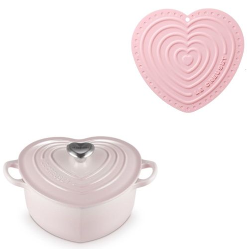 KIT LE CREUSET PANELA CORAÇÃO 20CM SHELL PINK E SUPORTE SILICONE CORAÇÃO 20CM POWDER PINK