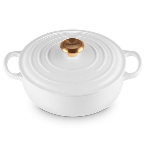 PANELA LE CREUSET SAUTESE SIGNATURE EM FERRO FUNDIDO PEGADOR DOURADO 24CM BRANCO 21198240101441