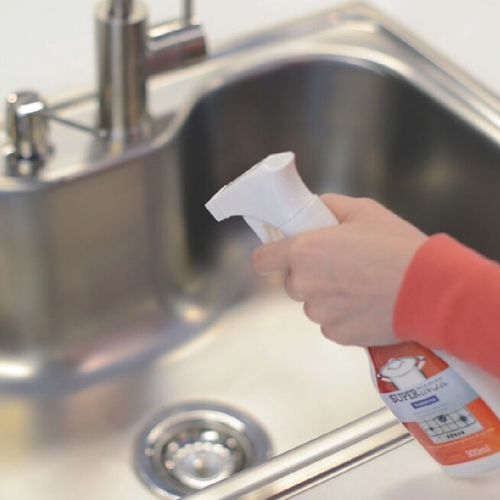 SPRAY DESENGORDURANTE TRAMONTINA PARA POLIMENTO E REMOÇÃO DE MANCHAS EM AÇO INOX 300ML 94537/003