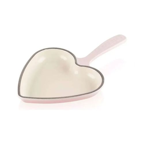FRIGIDEIRA SKILLET LE CREUSET FORMATO CORAÇÃO EM FERRO FUNDIDO 26CM SHELL PINK 20400267774460