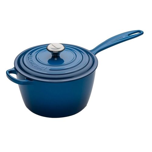 PANELA MOLHEIRA LE CREUSET SIGNATURE 2,2L 18CM EM FERRO ESMALTADO AZUL MARSEILLE 21181182002430
