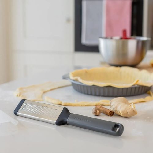 RALADOR FINO KITCHENAID ZESTER PARA QUEIJOS E LEGUMES EM AÇO INOX CINZA KHA321OHCGG