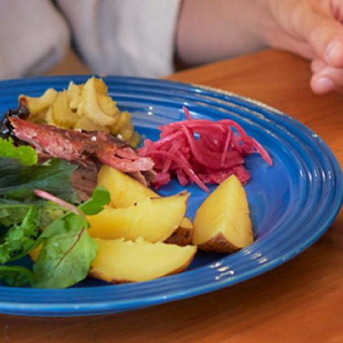 PRATO RASO REDONDO LE CREUSET 22CM EM CERÂMICA AZURE BLUE 70203222207080